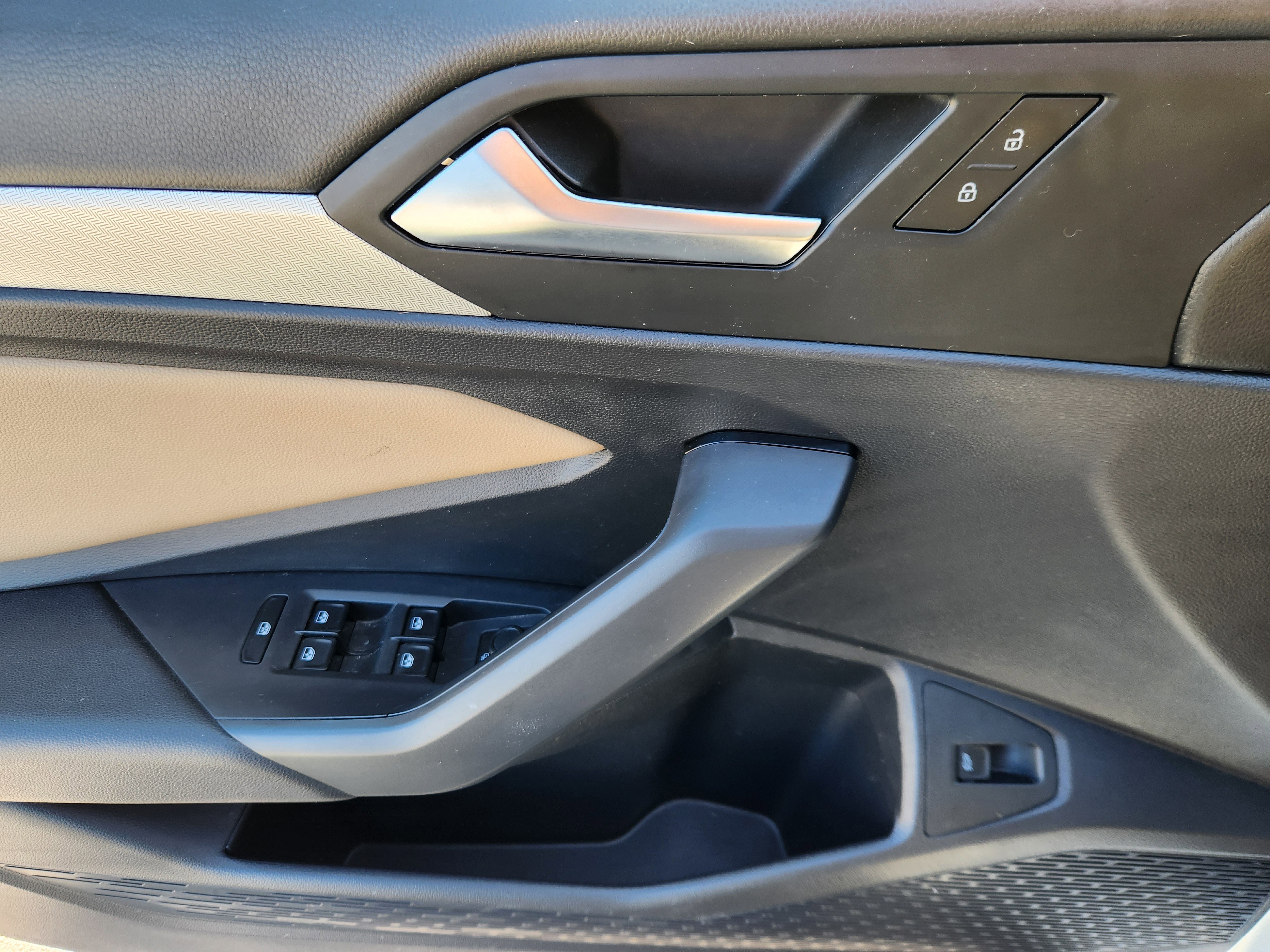 Used 2019 Volkswagen Jetta SE image 17