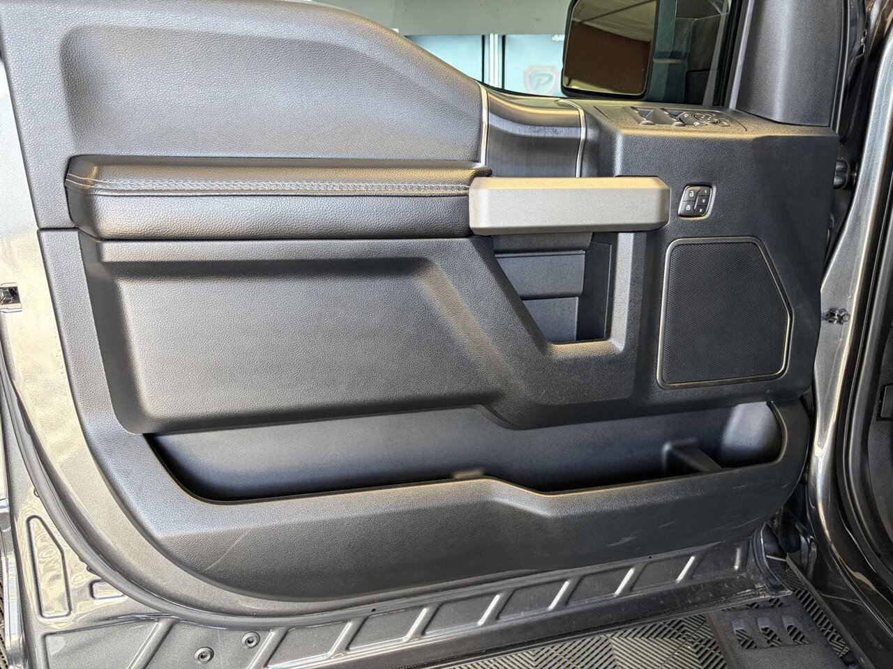 Used 2019 Ford F150 Raptor w/ Equipment Group 802A Luxury AWD/4WD image 15