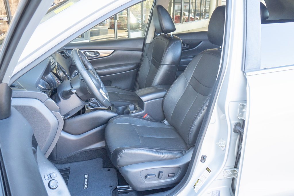 Used 2018 Nissan Rogue SL w/ Premium Package image 8