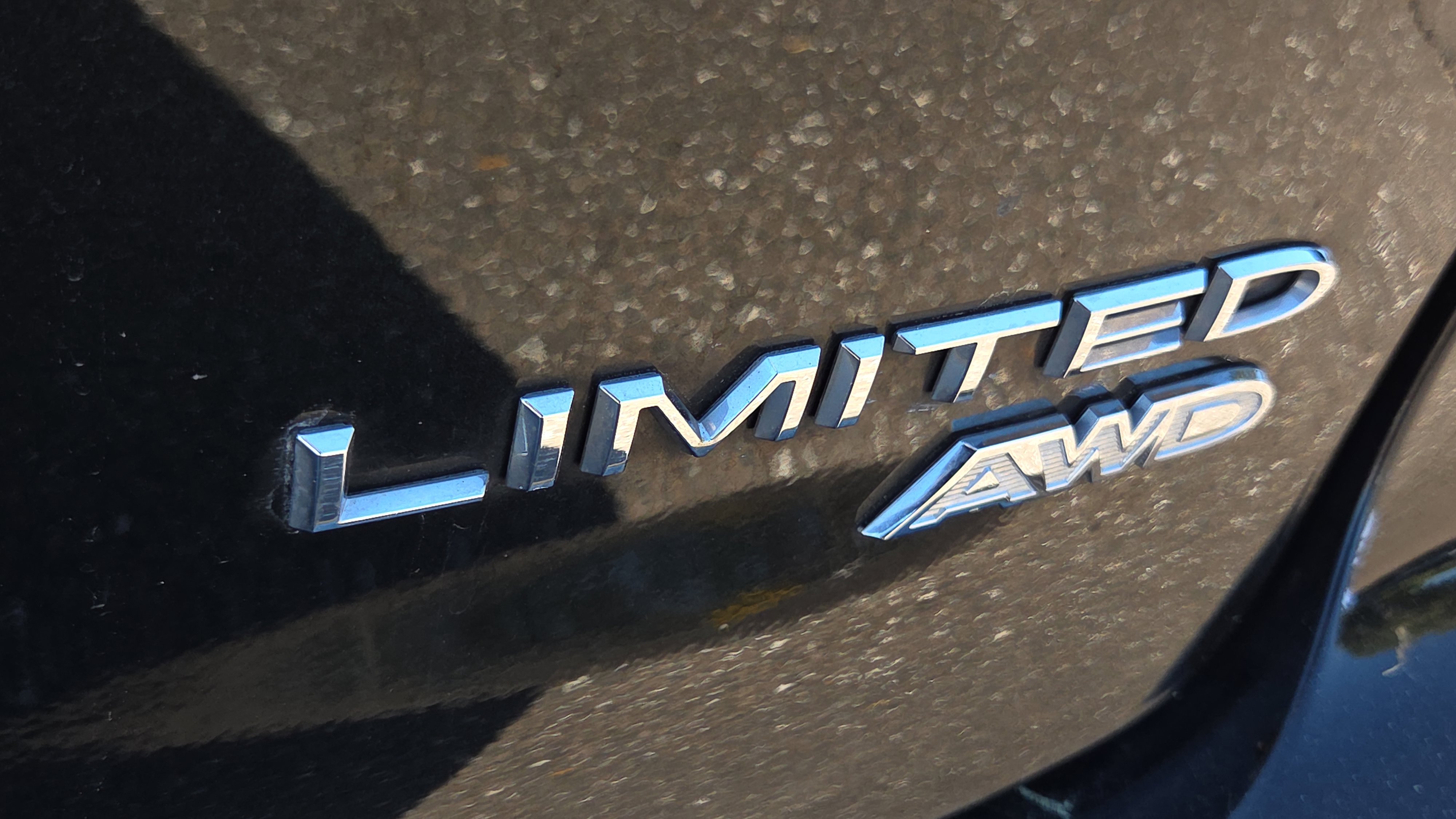 Used 2023 Chrysler Pacifica Limited w/ Uconnect Theater Family Group image 18