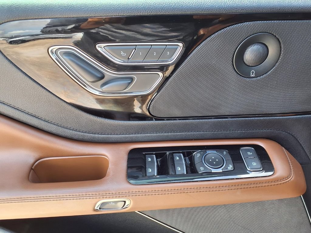 Used 2022 Lincoln Aviator Reserve w/ Elements Package Plus RWD image 23