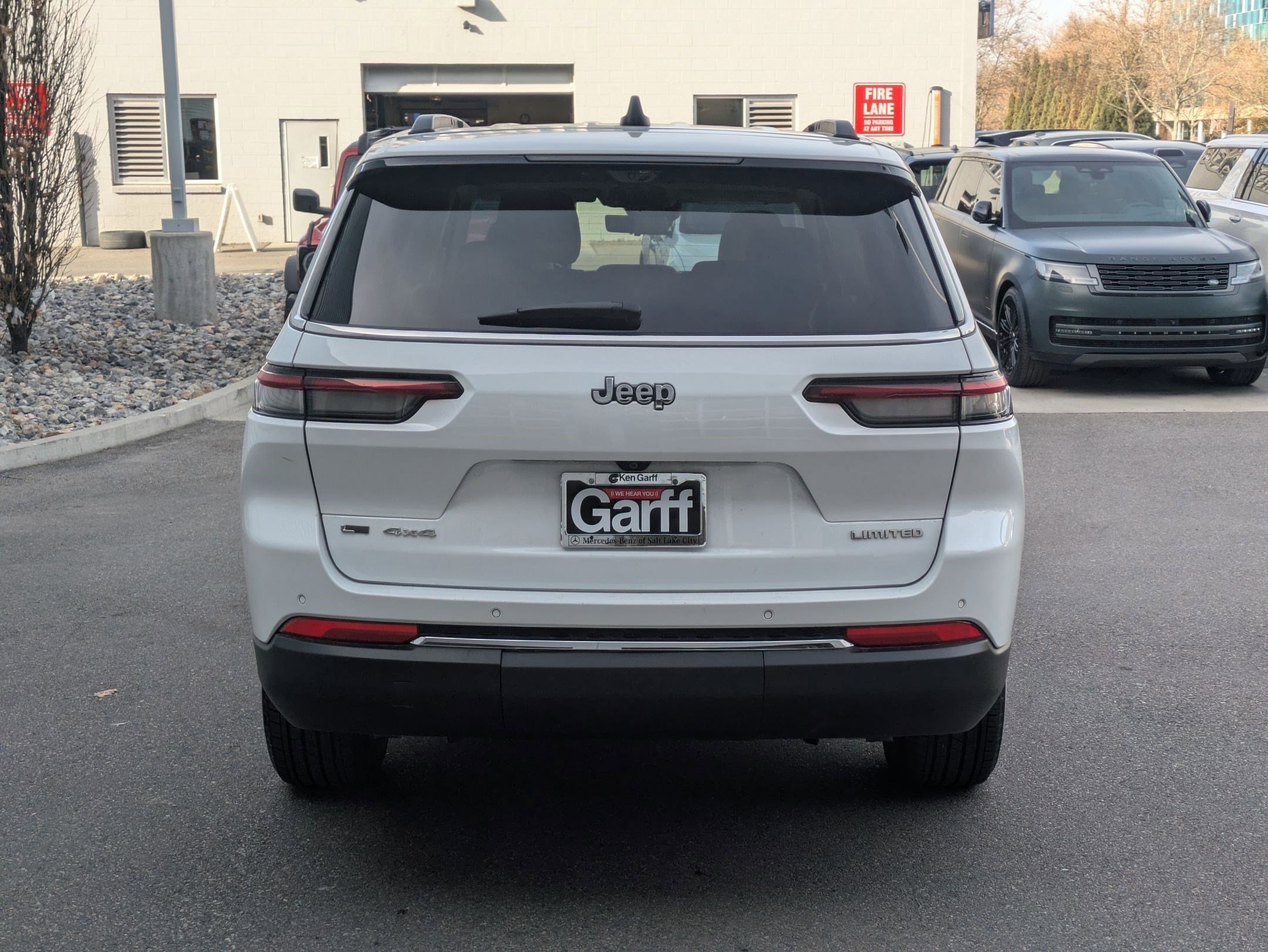 Used 2022 Jeep Grand Cherokee L Limited w/ Luxury Tech Group II image 4