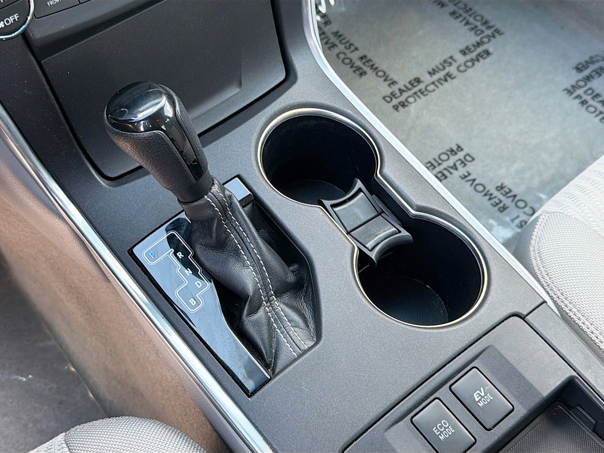 Used 2015 Toyota Camry LE image 27