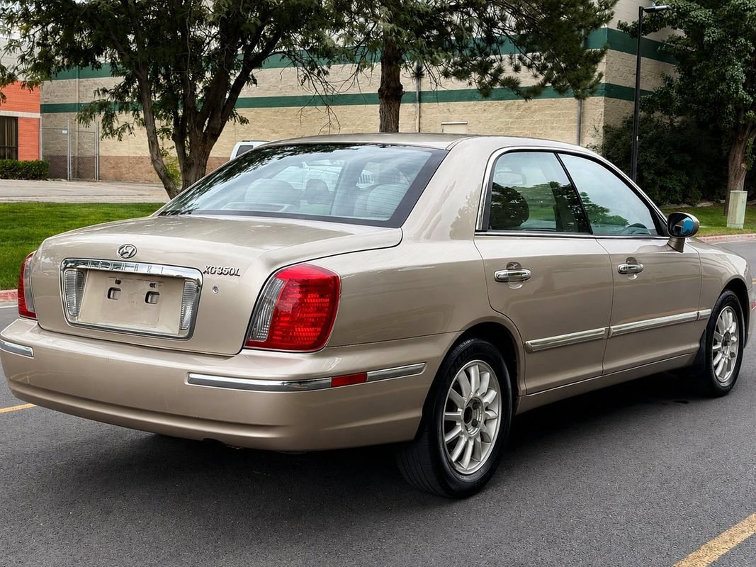 Used 2005 Hyundai XG350 L FWD image 5