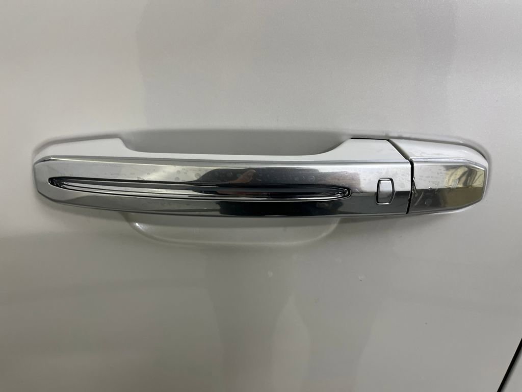 Used 2017 Cadillac Escalade Platinum image 43