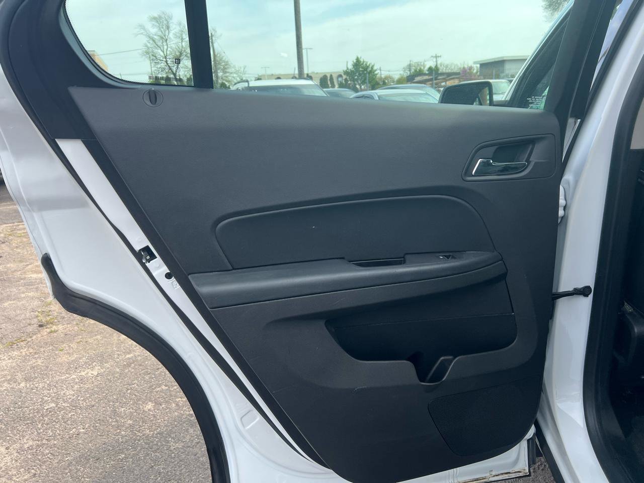 Used 2017 Chevrolet Equinox LS FWD image 21
