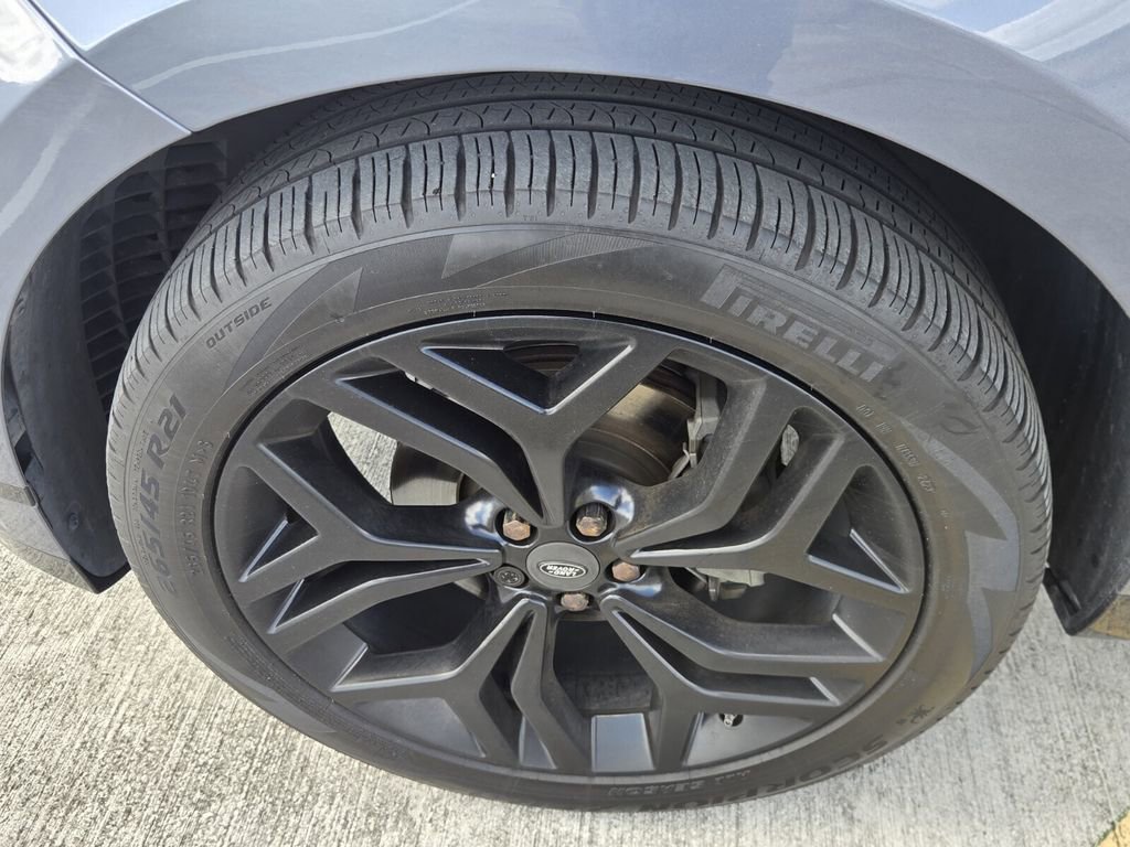 Used 2019 Land Rover Range Rover Velar R-Dynamic SE AWD/4WD image 17