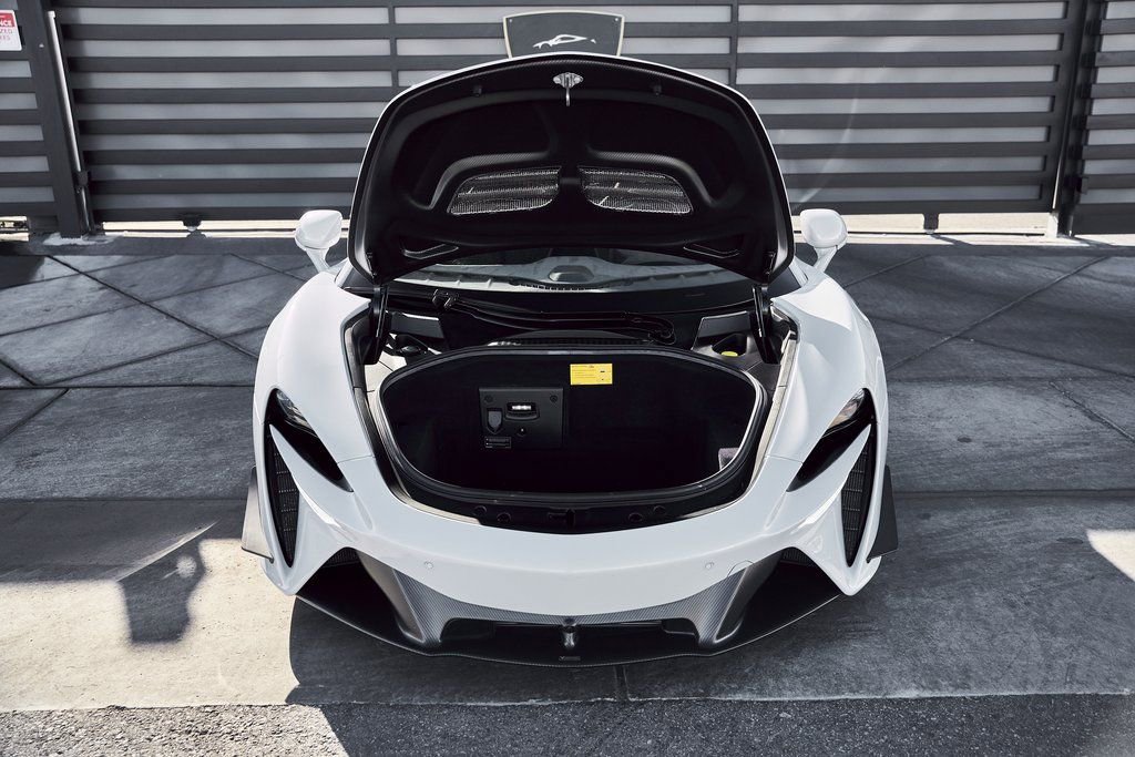 Used 2023 McLaren Artura RWD image 24