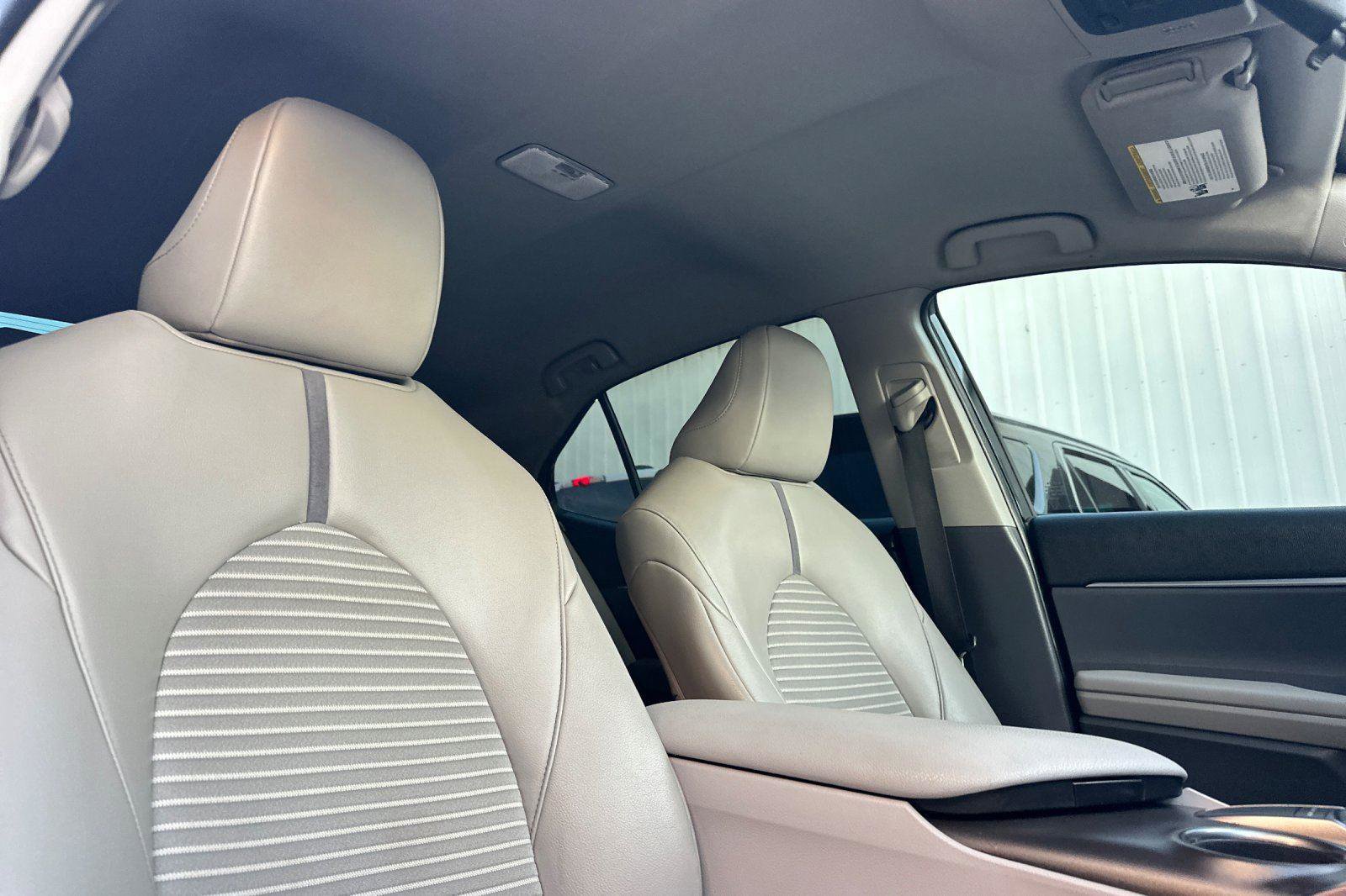 Used 2022 Toyota Camry SE image 16