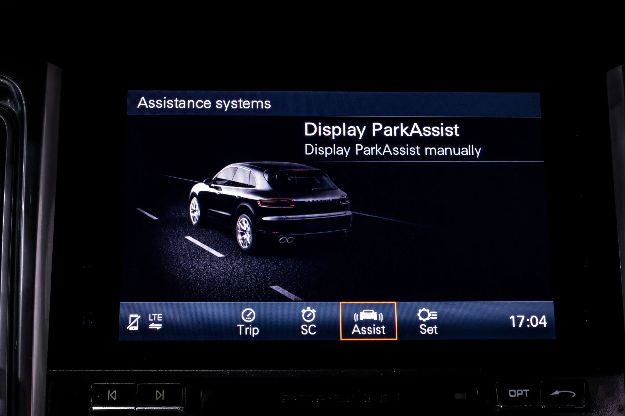 Used 2017 Porsche Macan Turbo image 32