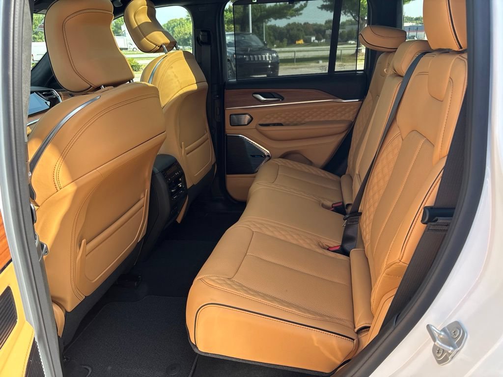 New 2027 Jeep Grand Cherokee Summit w/ Obsidian Package AWD/4WD image 18