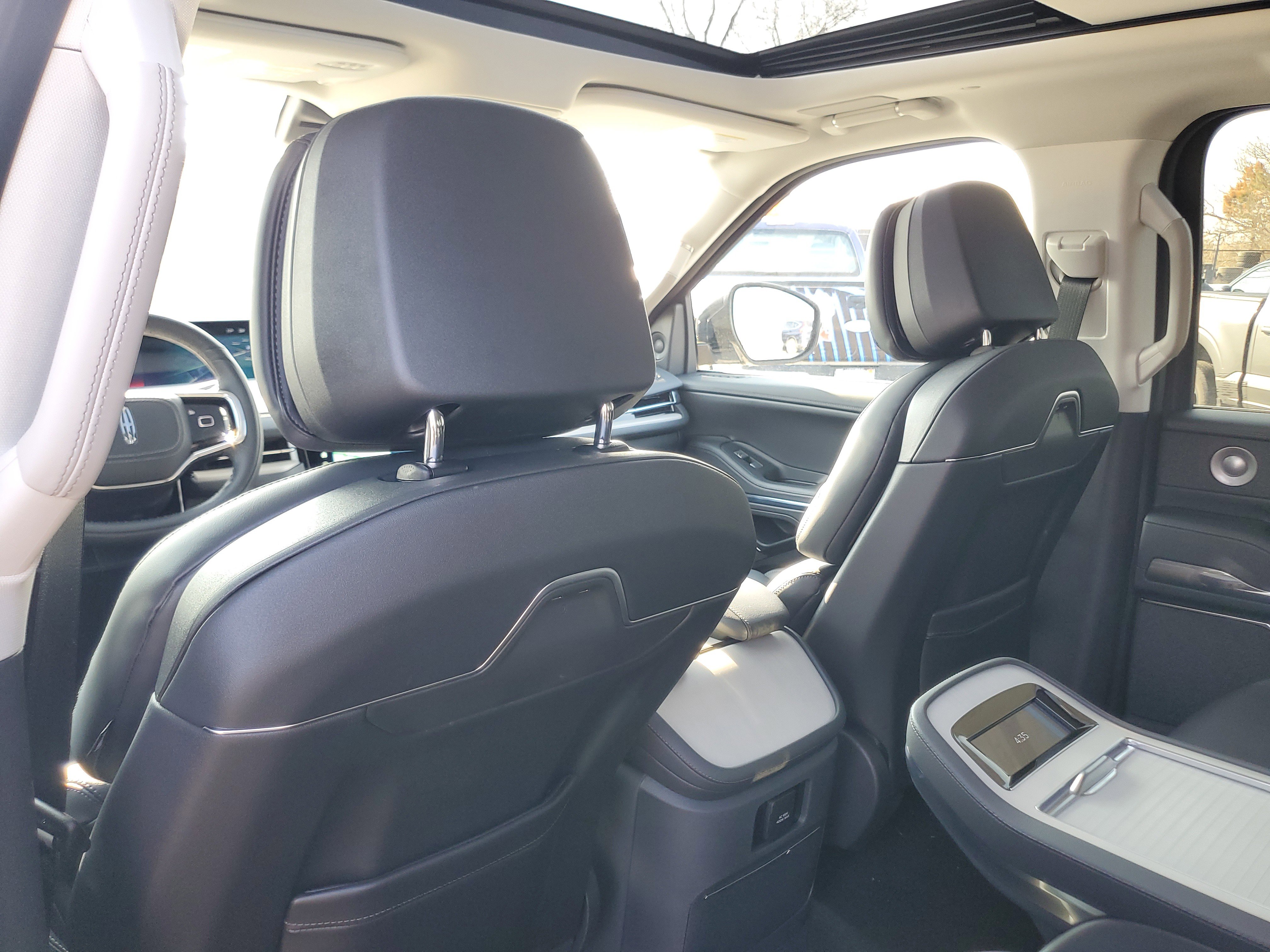 New 2026 Lincoln Navigator Reserve image 28