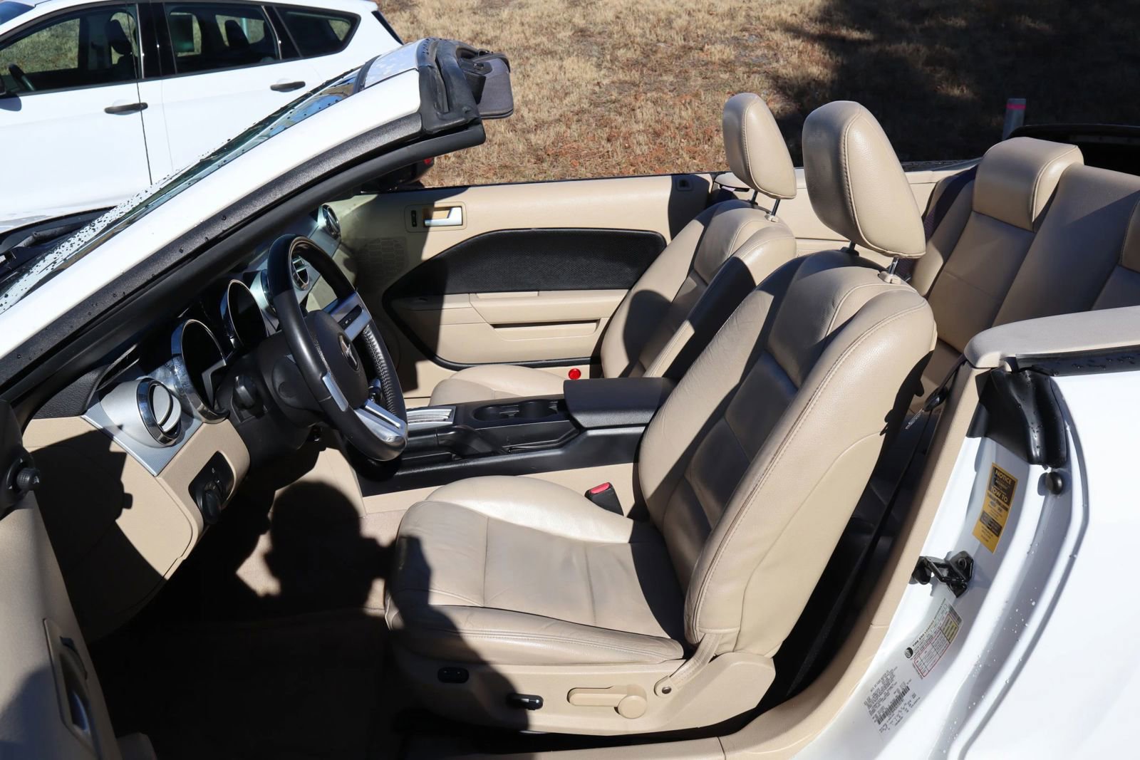 Used 2006 Ford Mustang Convertible image 9