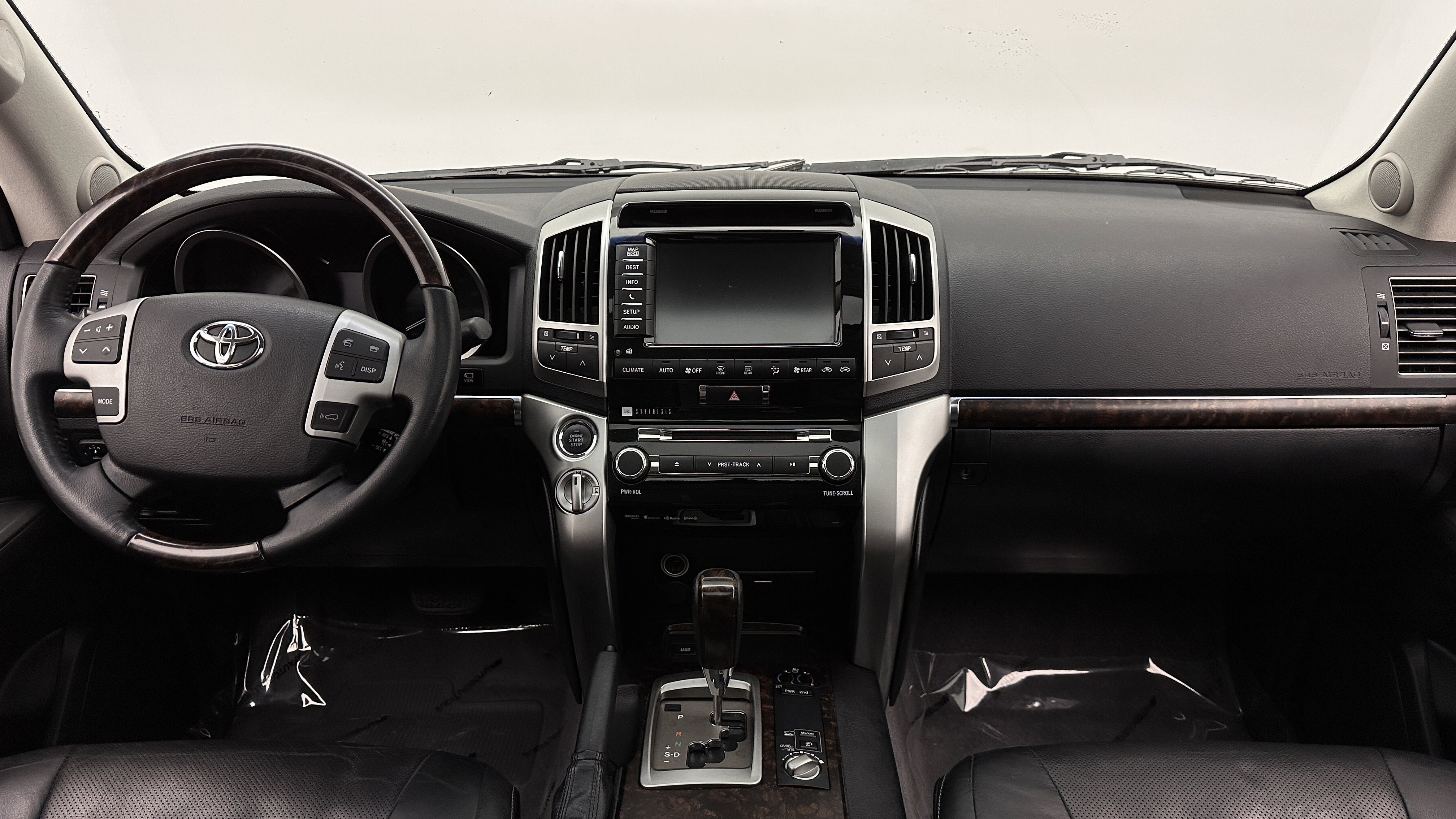 Used 2014 Toyota Land Cruiser AWD/4WD image 31