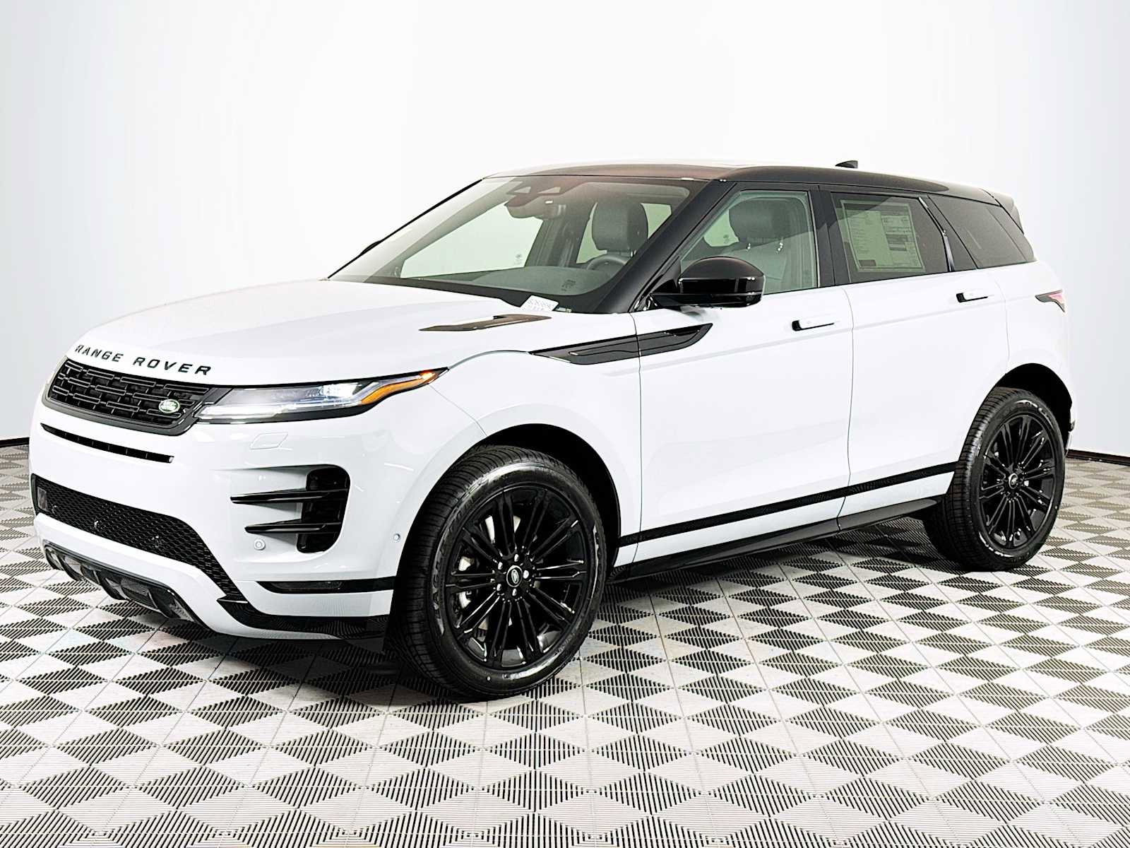 New 2024 Land Rover Range Rover Evoque Dynamic SE