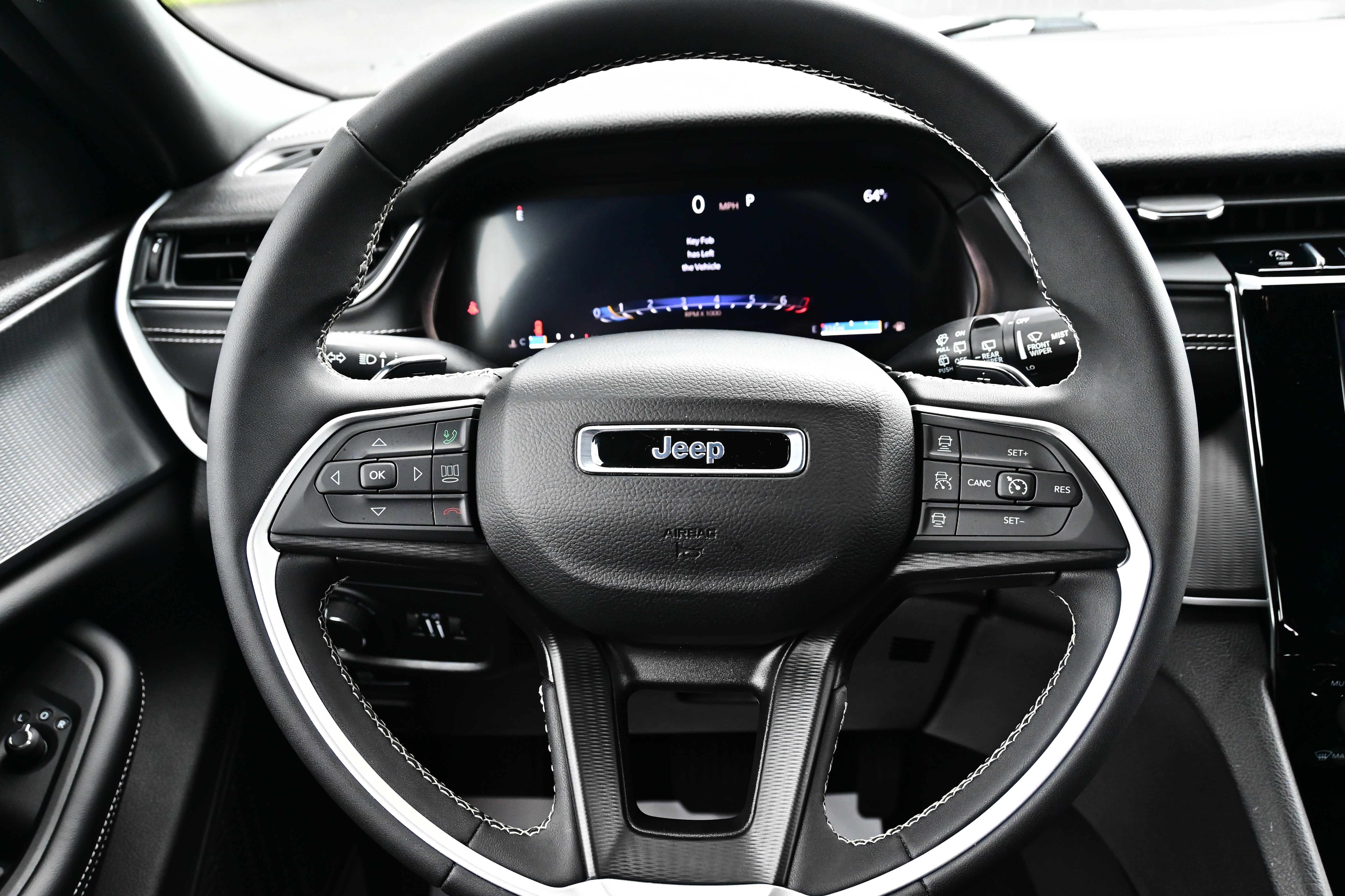 Used 2024 Jeep Grand Cherokee Laredo X AWD/4WD image 17