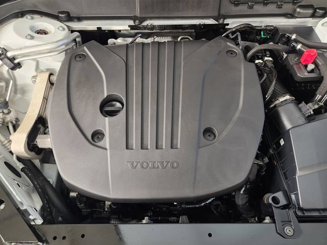 Certified 2025 Volvo XC60 B5 Core AWD/4WD image 30