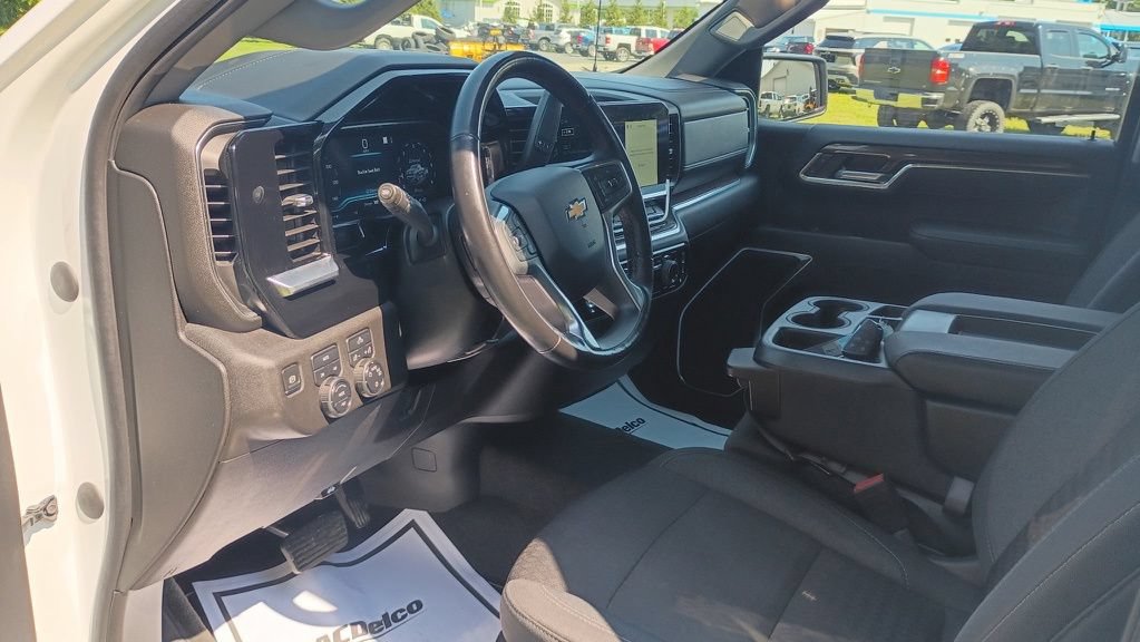 Used 2022 Chevrolet Silverado 1500 LT AWD/4WD image 10