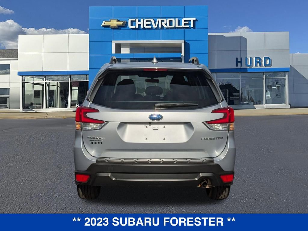 Used 2023 Subaru Forester Premium image 5