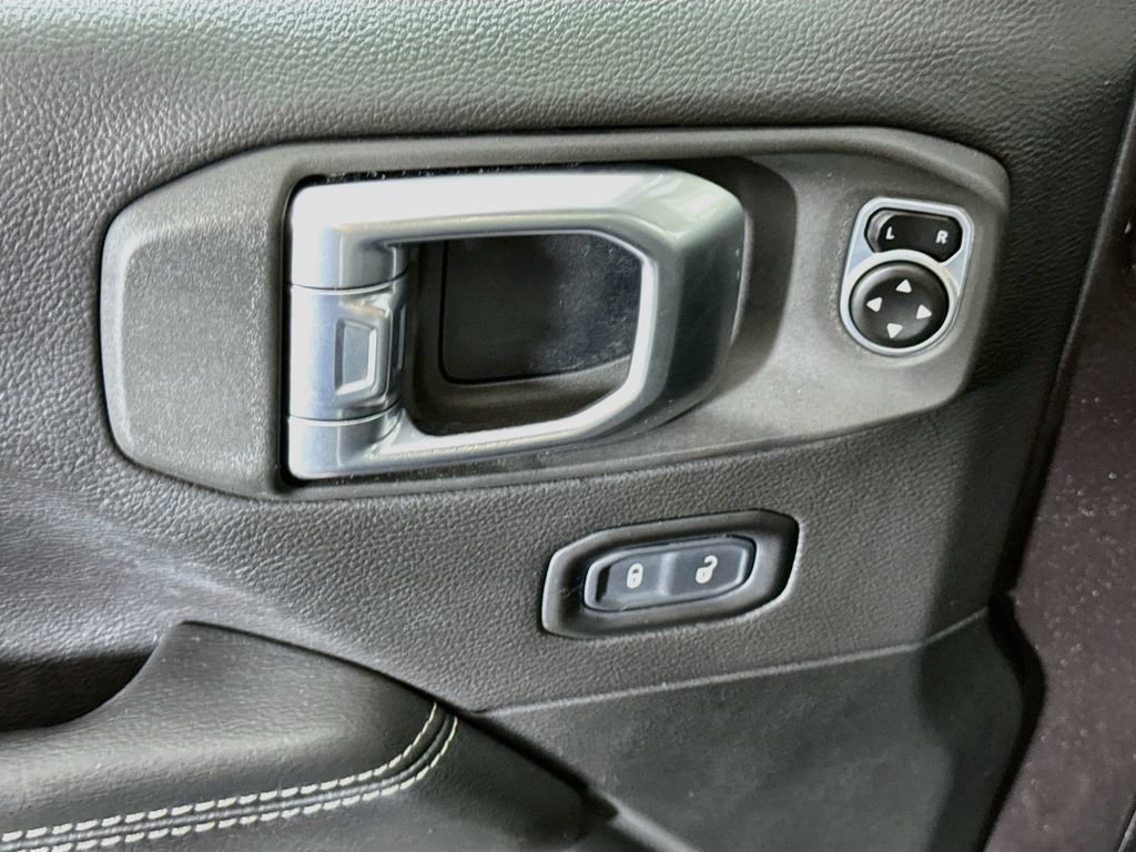 Used 2020 Jeep Wrangler Unlimited Sahara AWD/4WD image 24