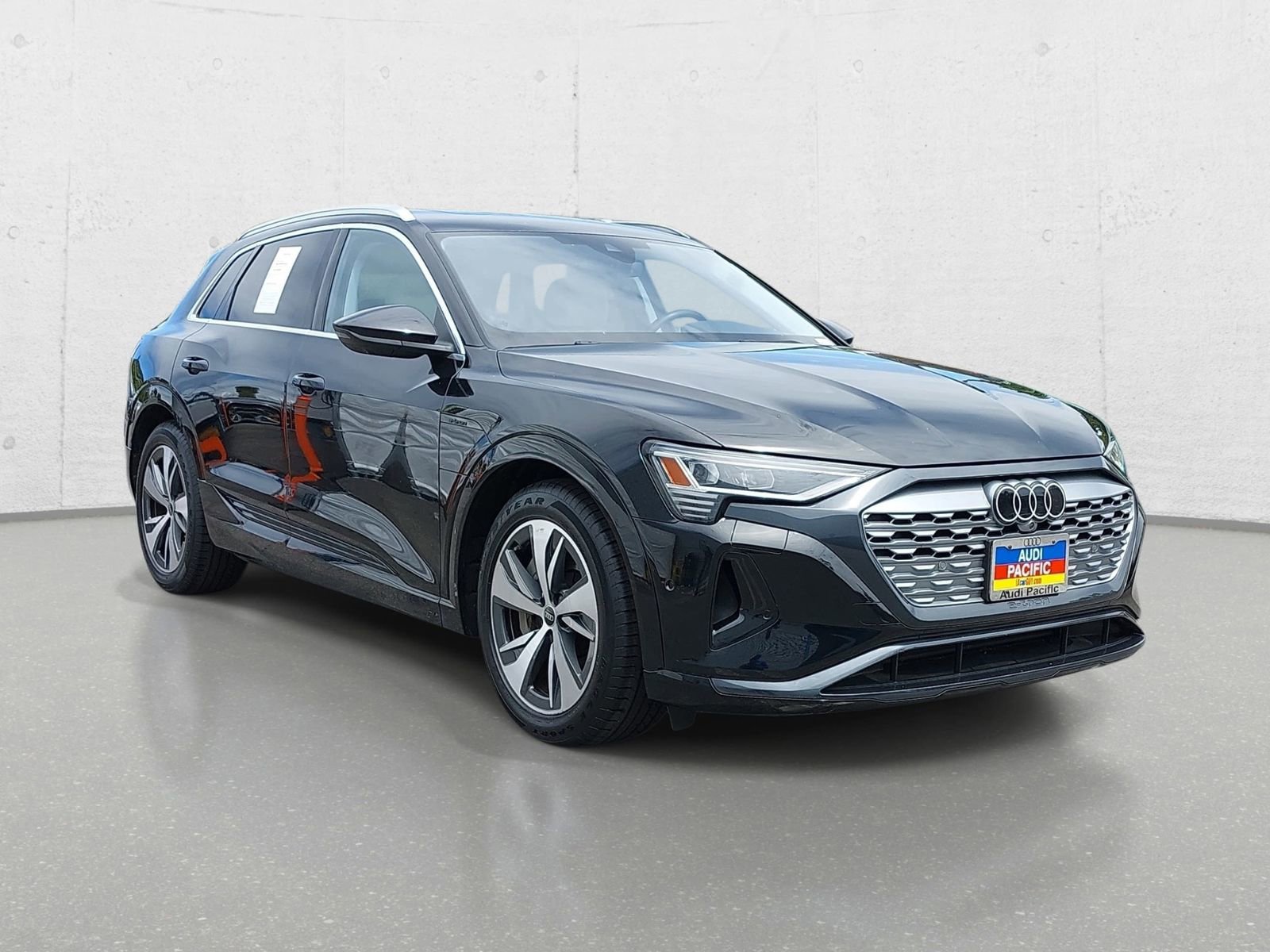 Used 2024 Audi Q8 e-tron Premium Plus w/ Premium Plus Package AWD/4WD image 3