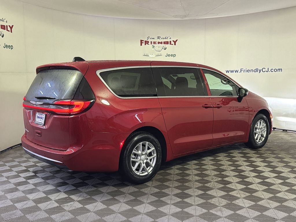 New 2026 Chrysler Pacifica Select FWD image 4