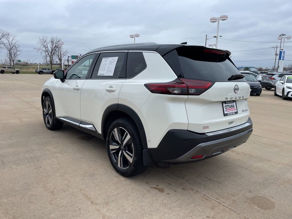 Used 2023 Nissan Rogue SL w/ SL Premium Package image 7