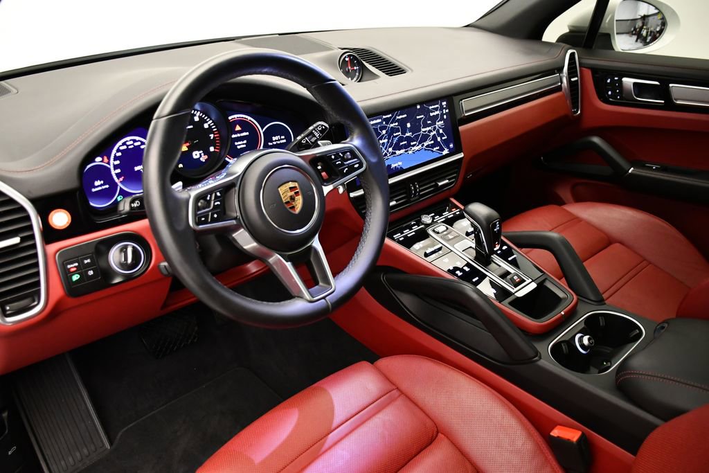 Used 2023 Porsche Cayenne image 4