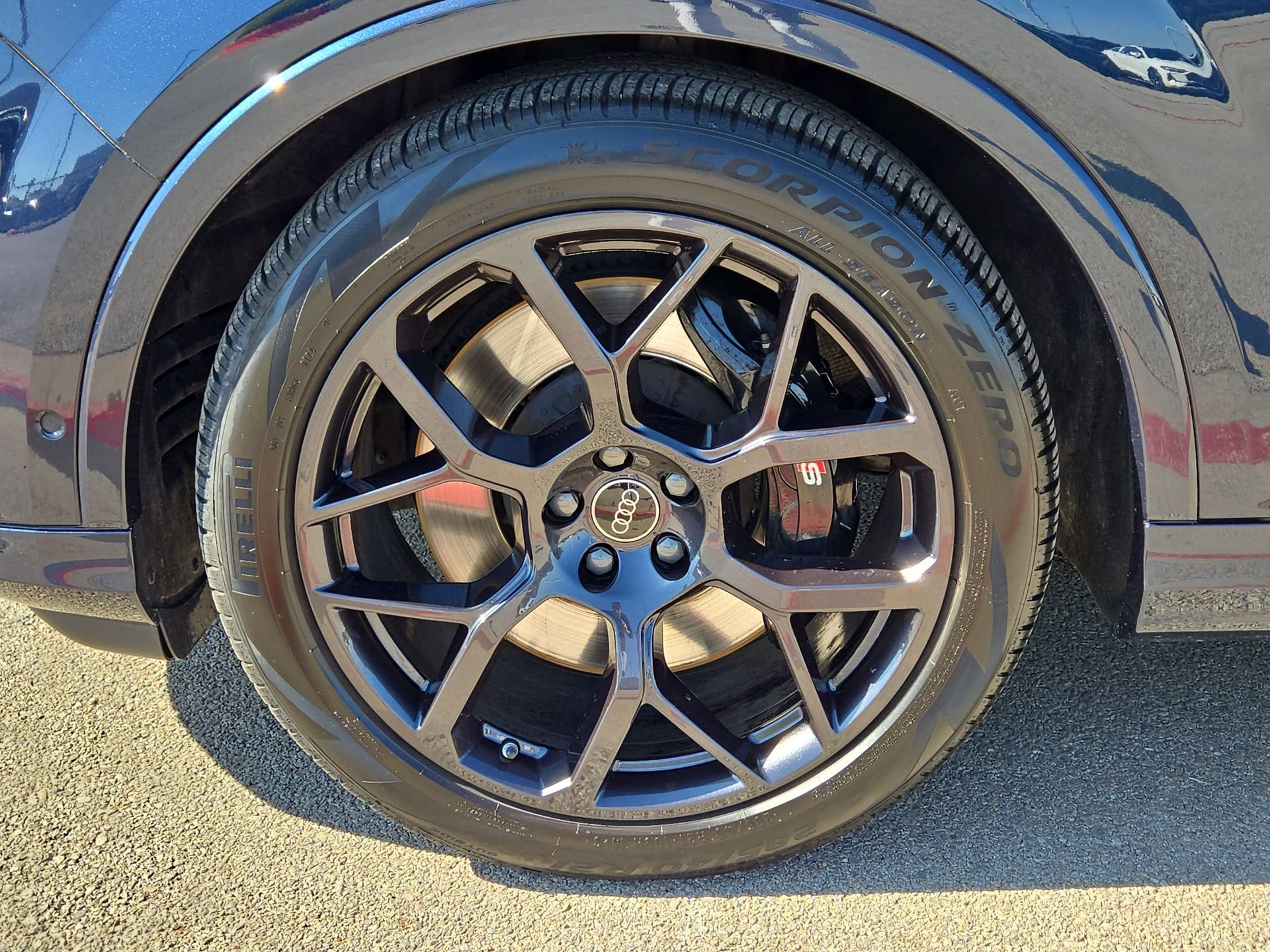 Certified 2025 Audi SQ7 Prestige AWD/4WD image 11