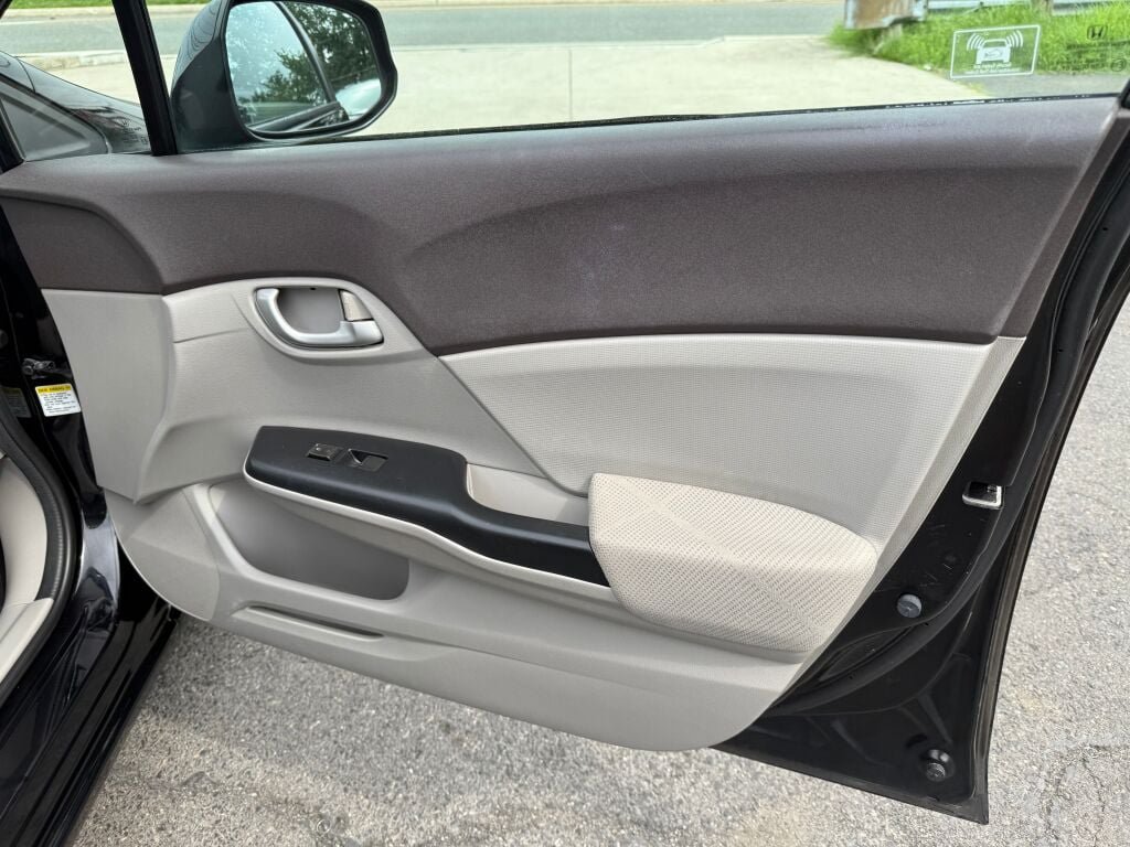 Used 2012 Honda Civic LX image 24