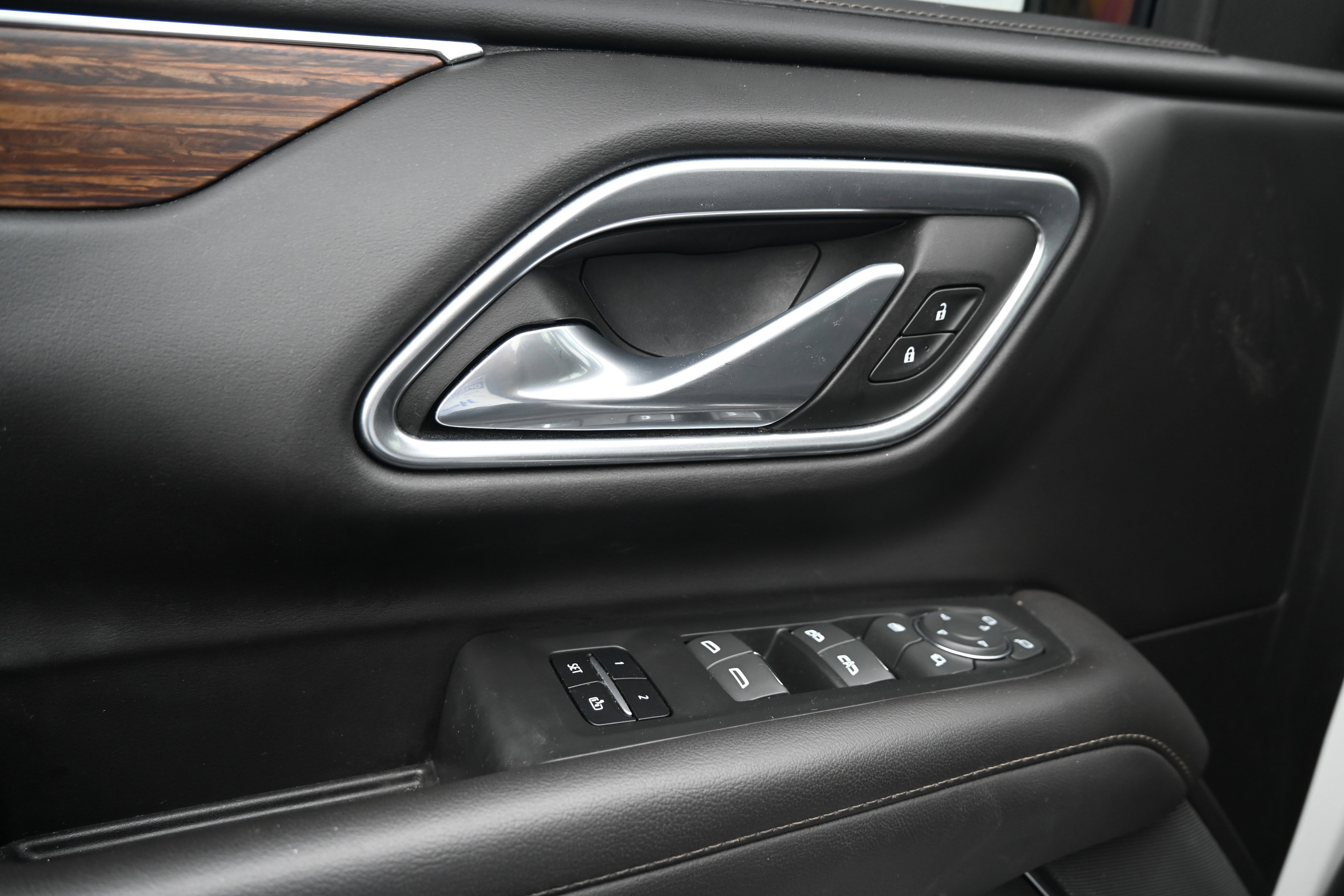 Used 2023 Chevrolet Suburban High Country image 18