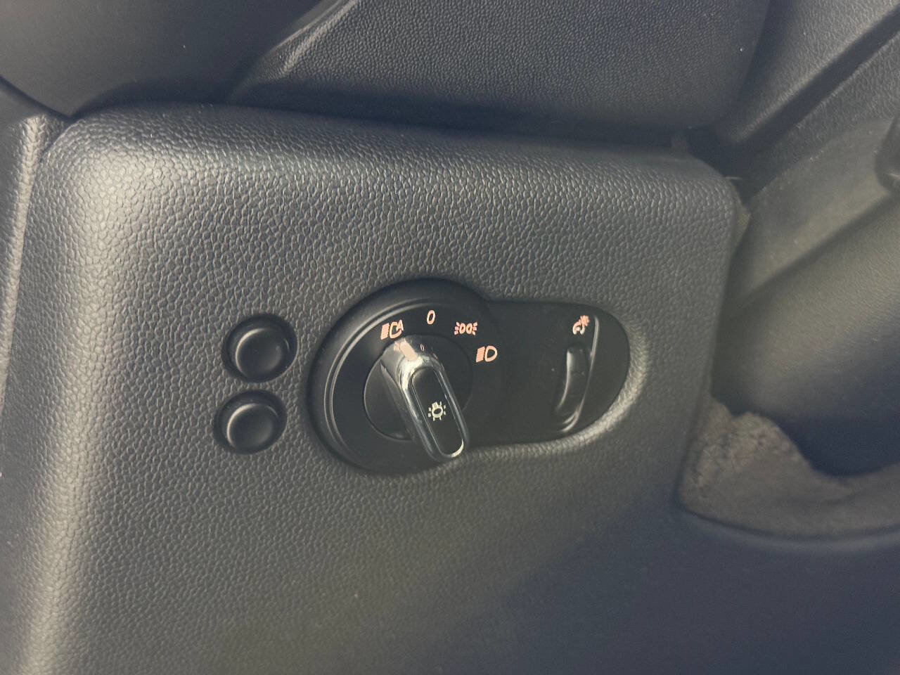 Used 2015 MINI Cooper 2-Door Hardtop image 34