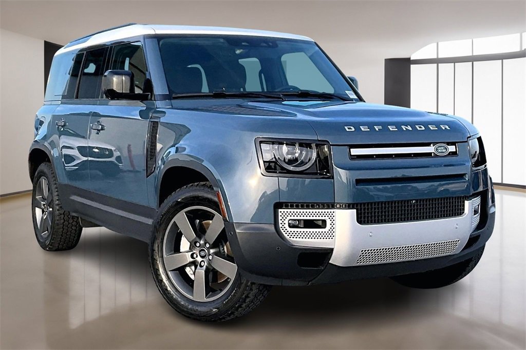 Used 2025 Land Rover Defender 110 S image 3