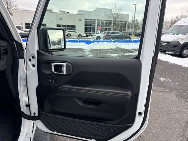Used 2024 Jeep Wrangler Sahara image 36