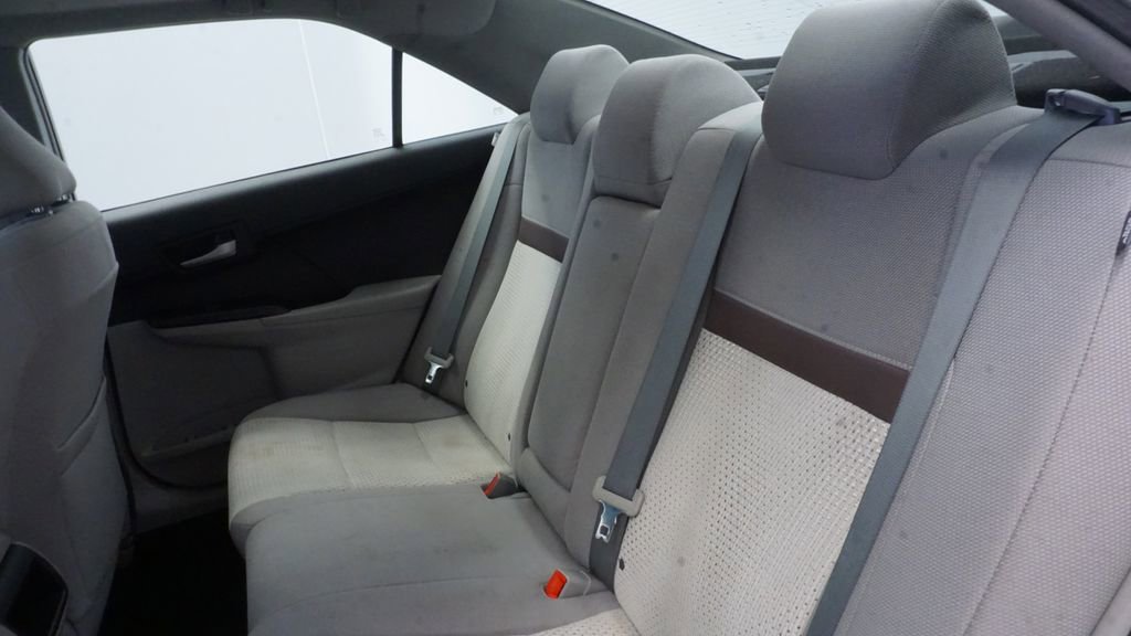 Used 2013 Toyota Camry LE image 25