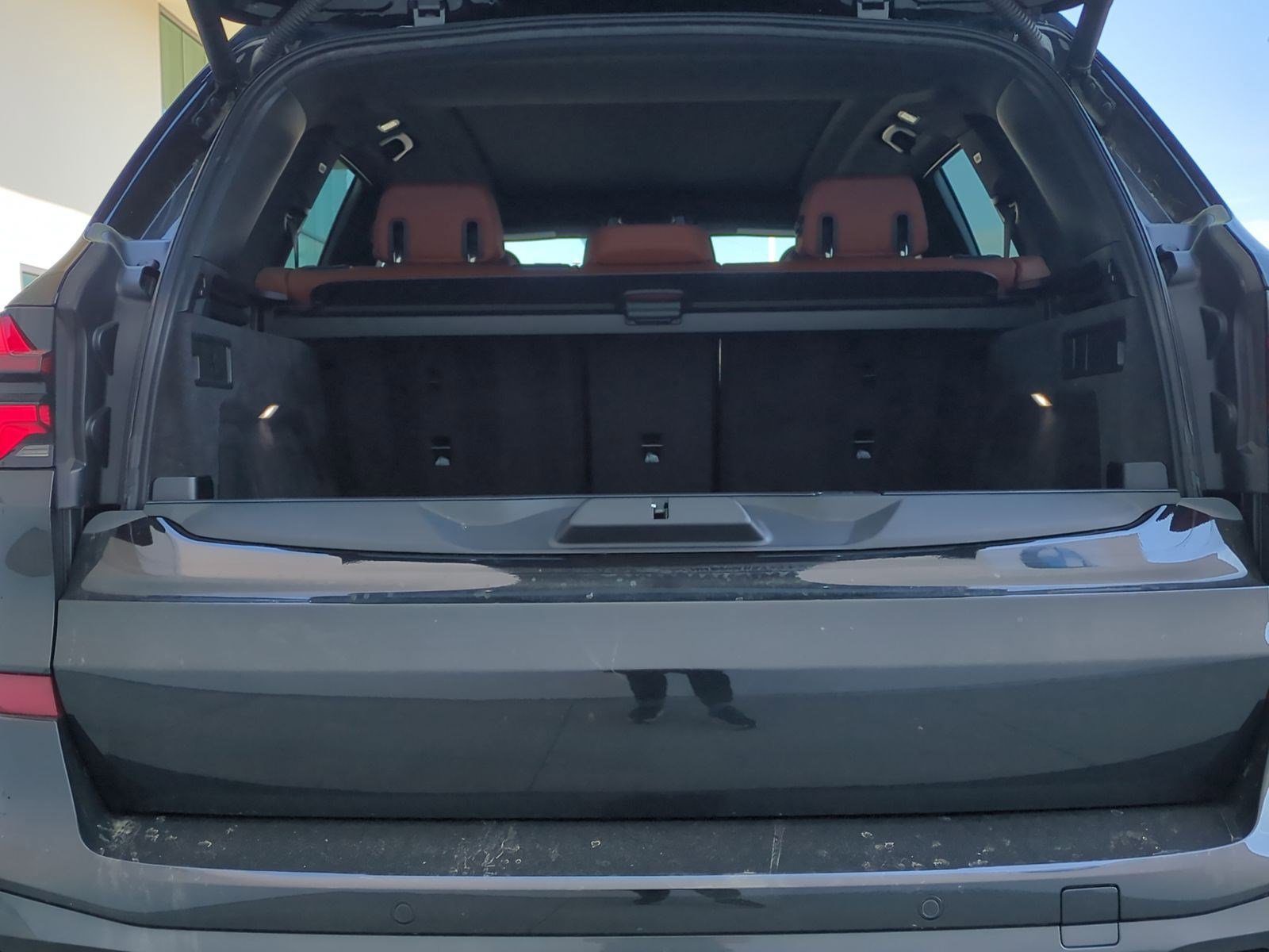 Used 2025 BMW X5 xDrive40i w/ M Sport Package image 32