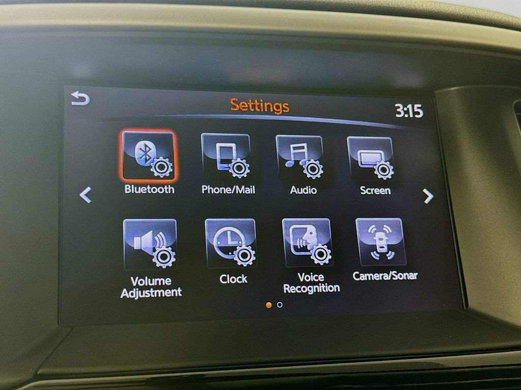 Used 2018 Nissan Pathfinder SV image 16