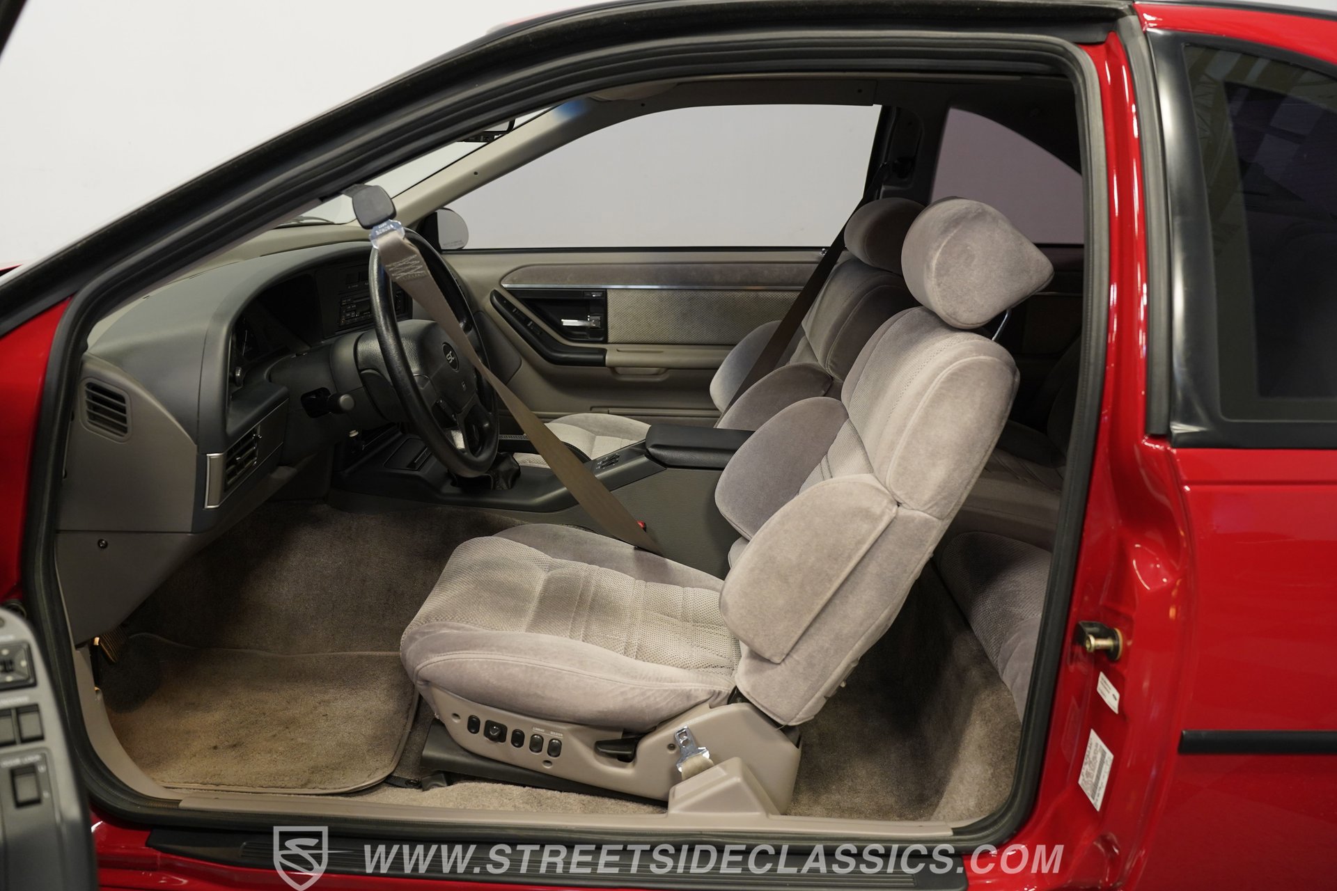 Used 1990 Ford Thunderbird Super image 3