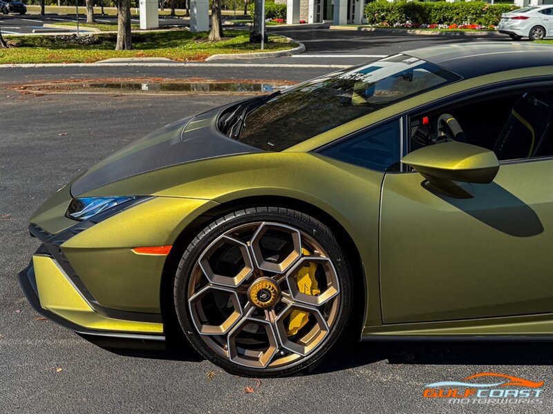 Used 2023 Lamborghini Huracan Tecnica RWD image 42