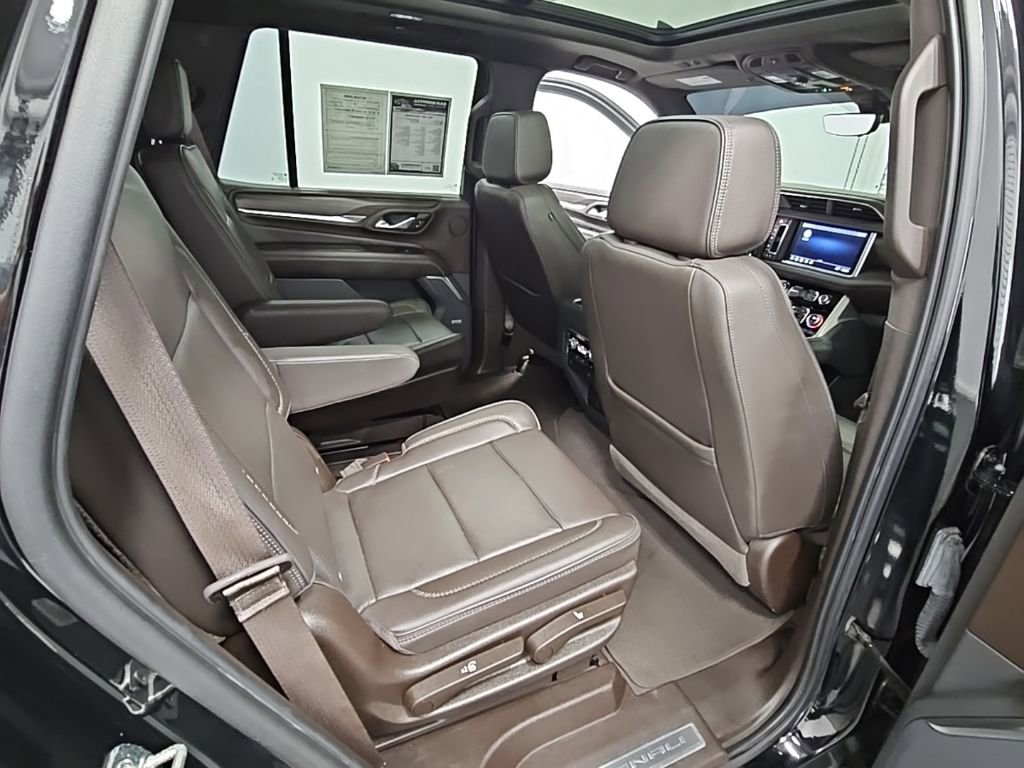 Used 2021 GMC Yukon Denali w/ Denali Premium Package image 43