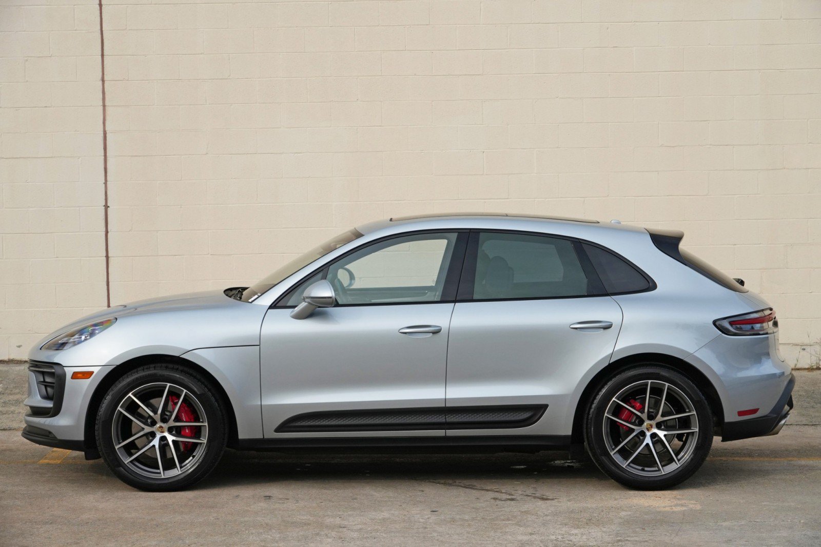 Used 2023 Porsche Macan S AWD/4WD image 50