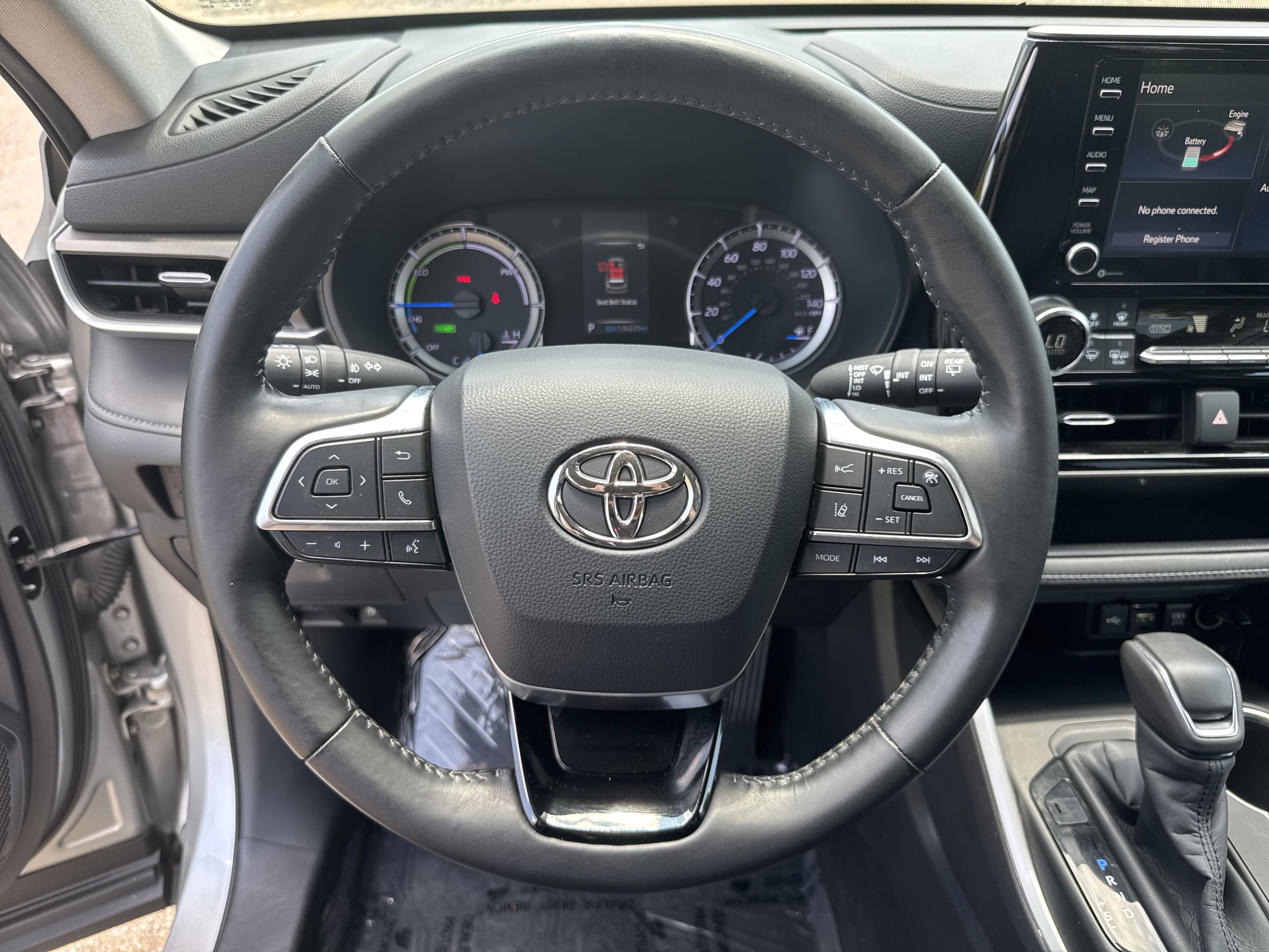Used 2020 Toyota Highlander LE image 26