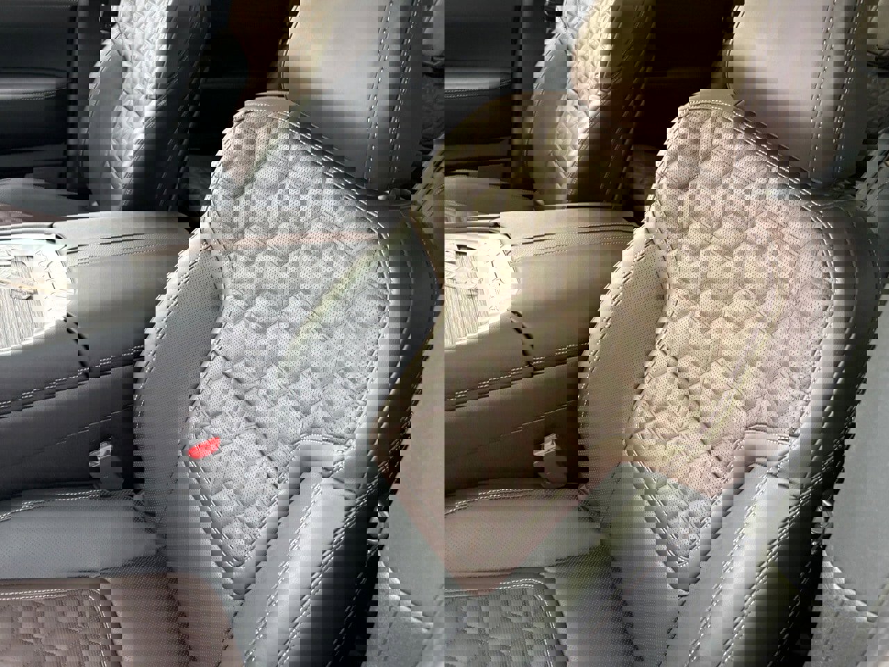 Certified 2025 Nissan Armada Platinum Reserve image 30