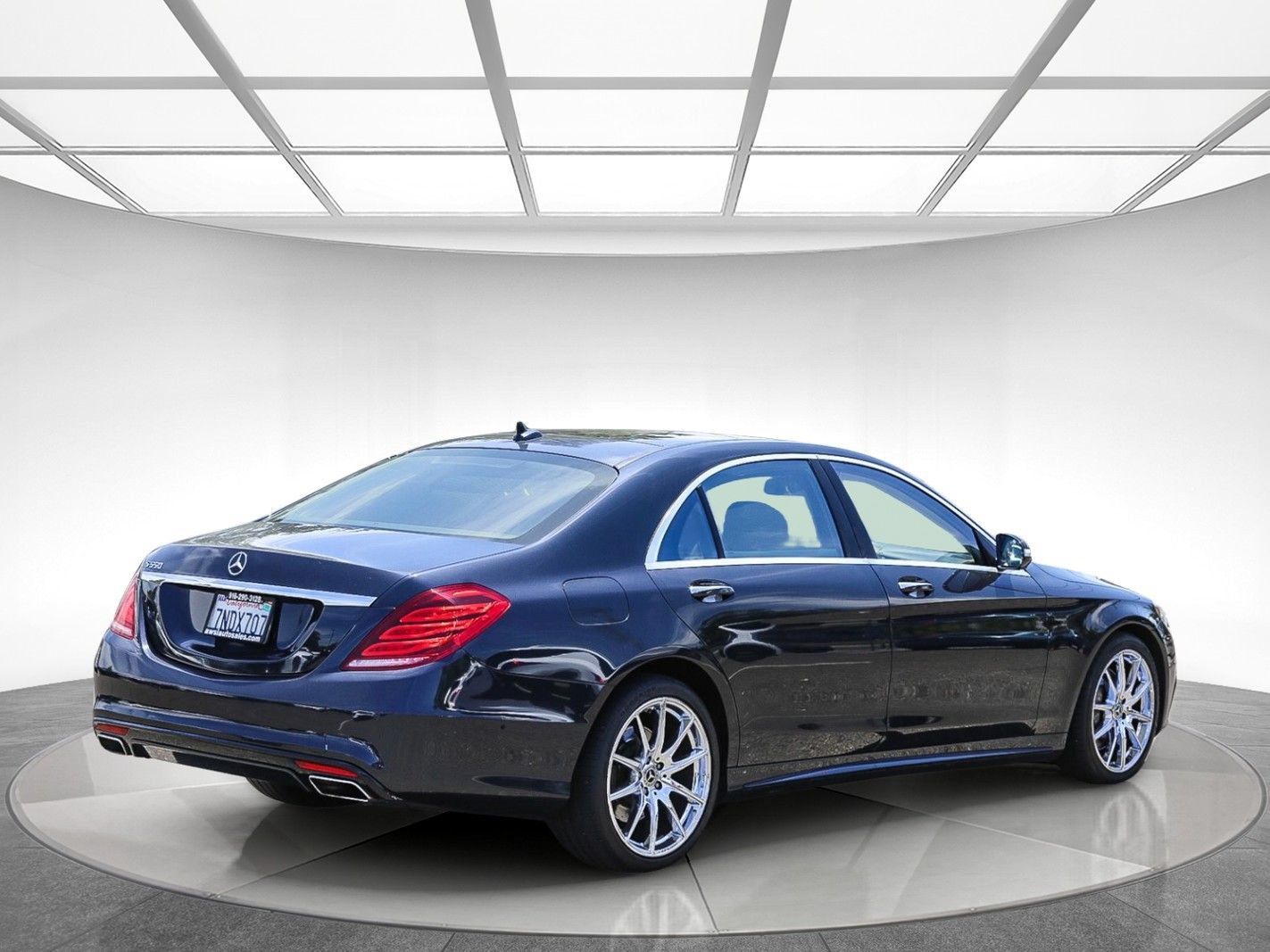 Used 2014 Mercedes-Benz S 550 Sedan w/ Sport Package Plus One image 4