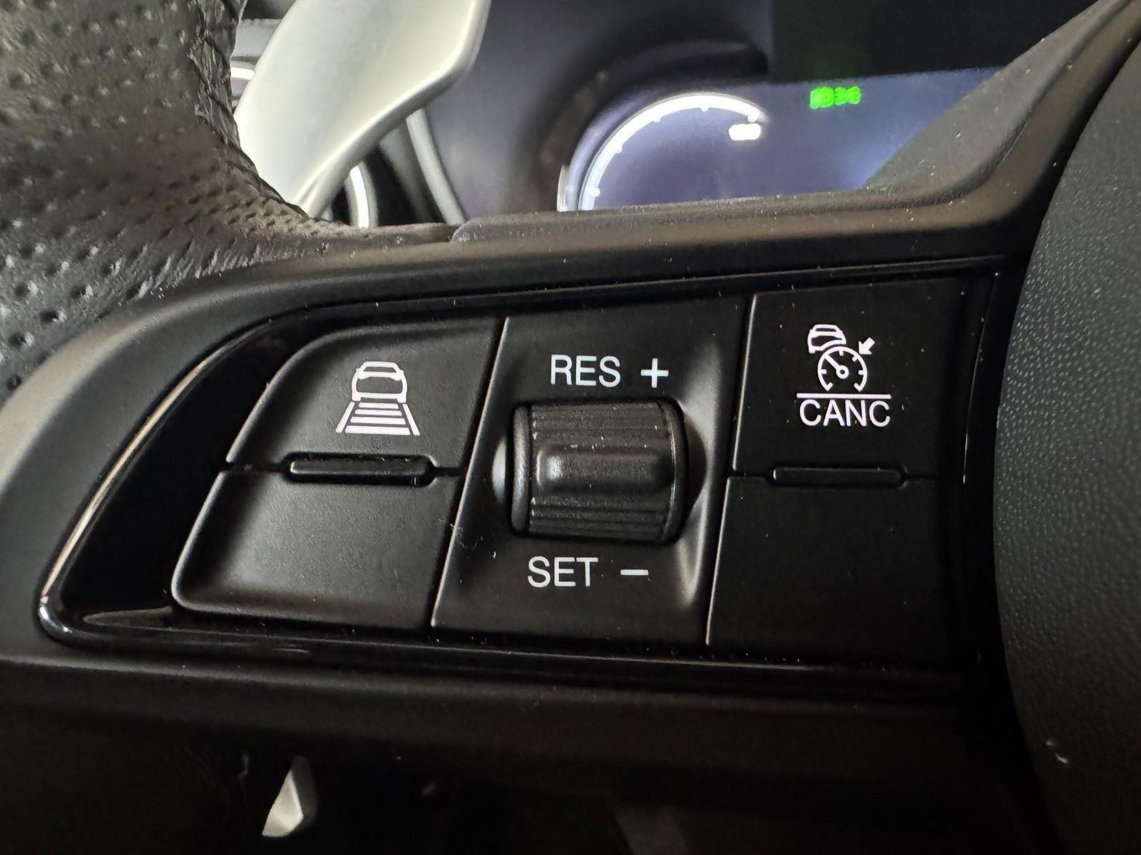 Used 2024 Alfa Romeo Giulia Veloce RWD image 21