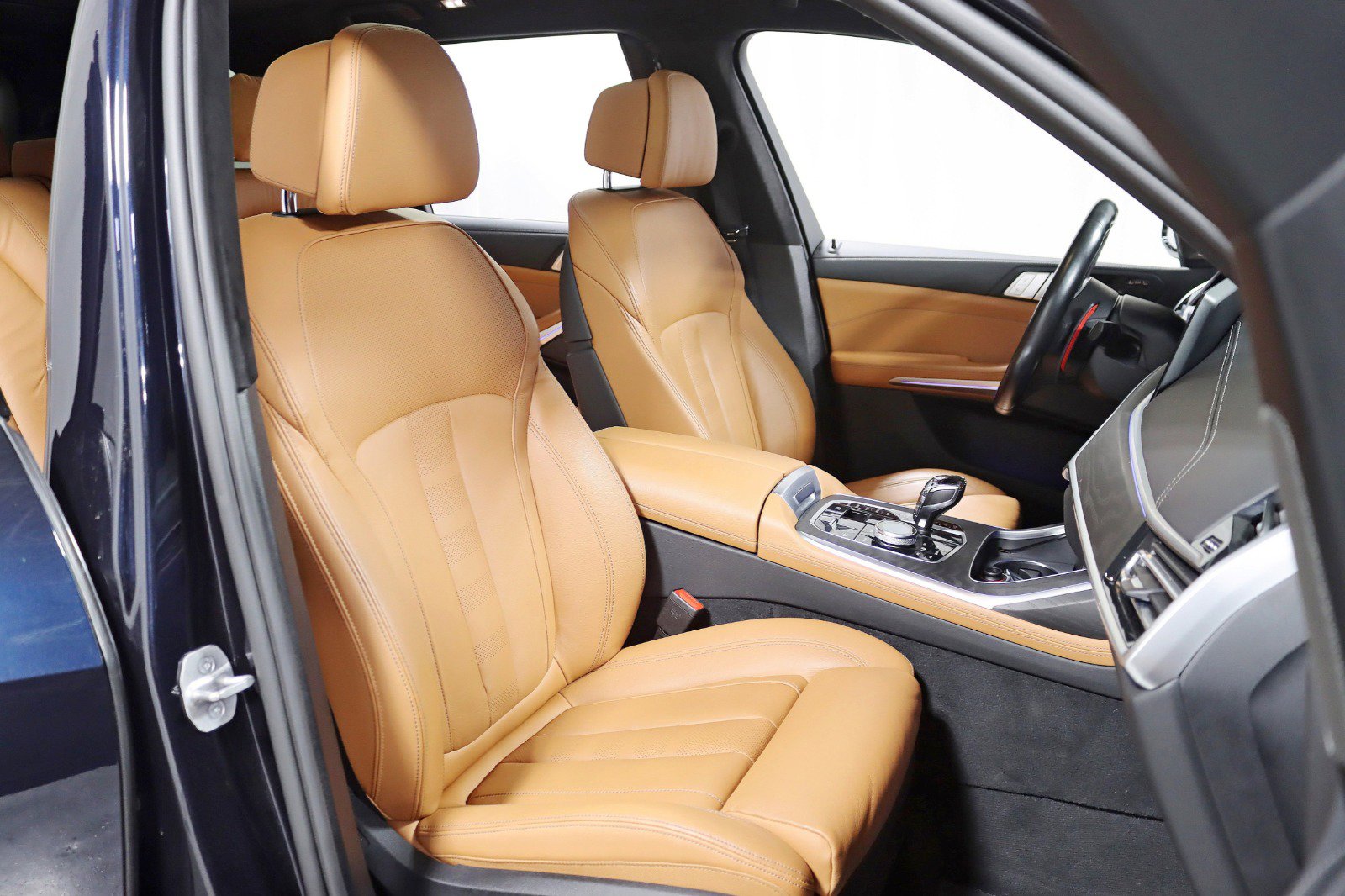 Used 2022 BMW X7 M50i image 32