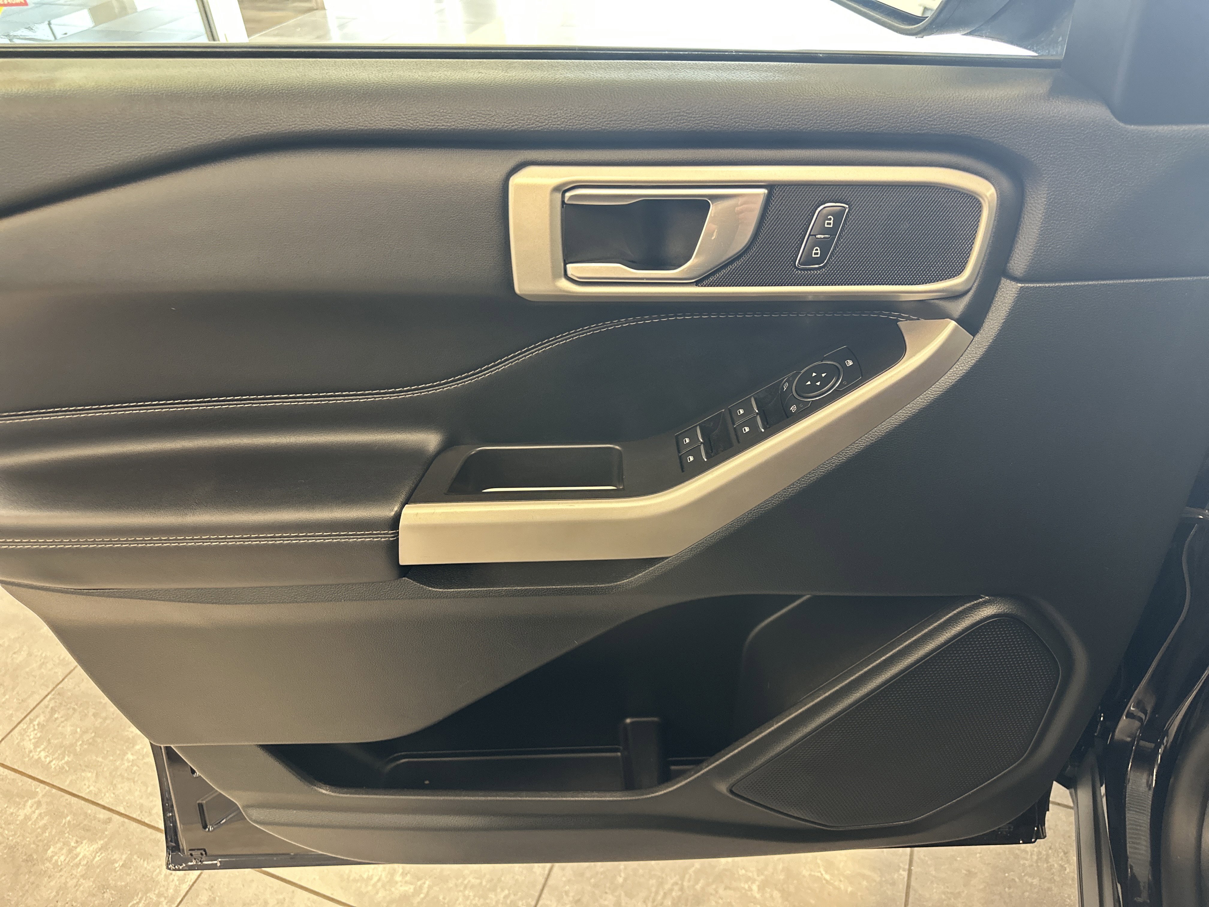 Used 2023 Ford Explorer XLT w/ Equipment Group 202A image 22