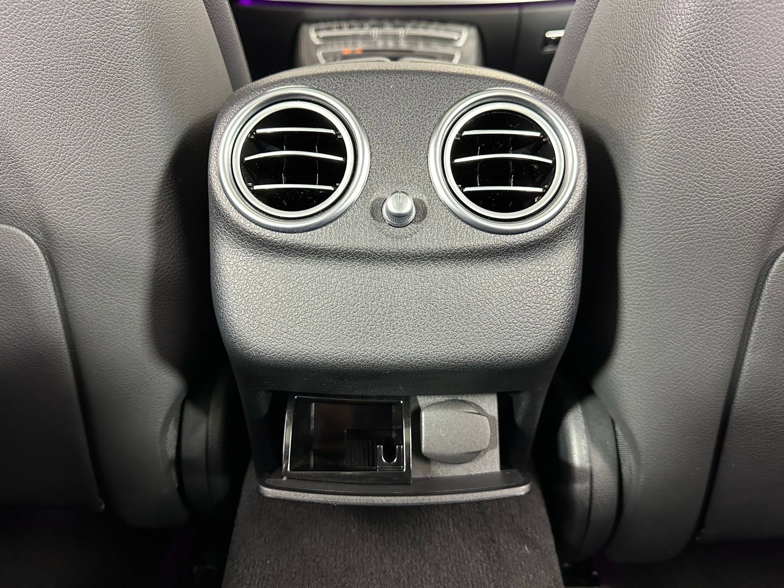 Used 2022 Mercedes-Benz E 450 4MATIC Sedan image 32