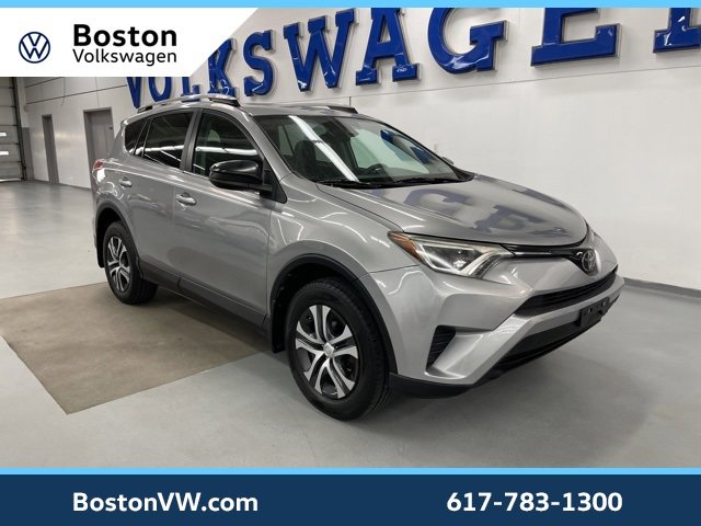 Used 2018 Toyota RAV4 LE image 5