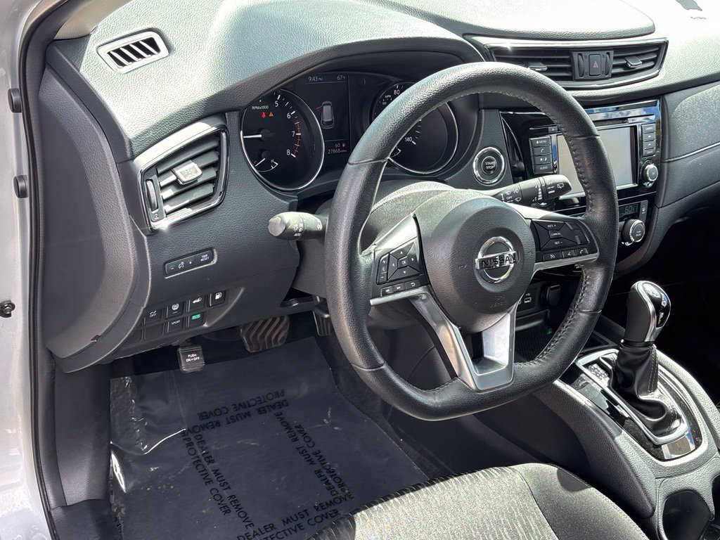 Used 2020 Nissan Rogue SV FWD image 9